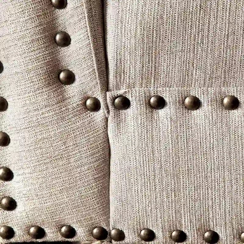Chaise Longue Imbottita in Tessuto con Borchie, Stile Transizionale