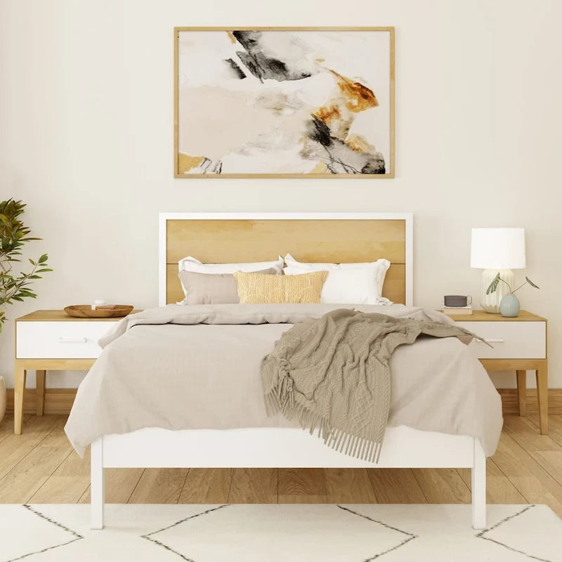 Letto a piattaforma matrimoniale con testiera a pannelli, design a doghe in legno massello, camera da letto moderna