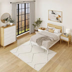 Letto a piattaforma matrimoniale con testiera a pannelli, design a doghe in legno massello, camera da letto moderna