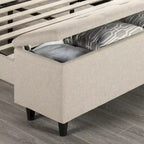 Letto a piattaforma imbottito beige con pouf contenitore, tessuto in lino, Queen Size